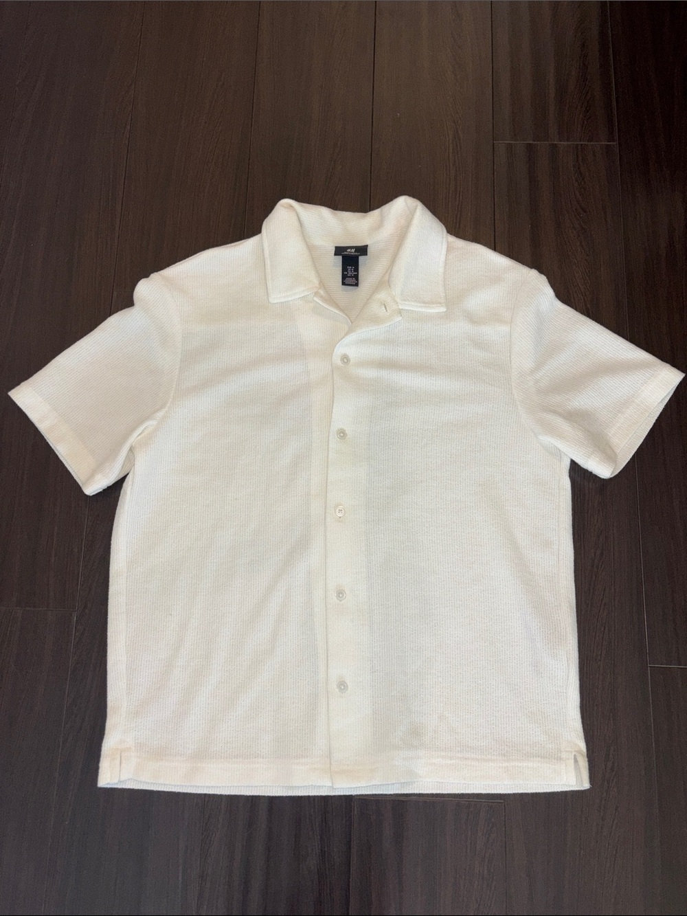 H&M Casual Short-Sleeve Button-Down Shirt in Off-White